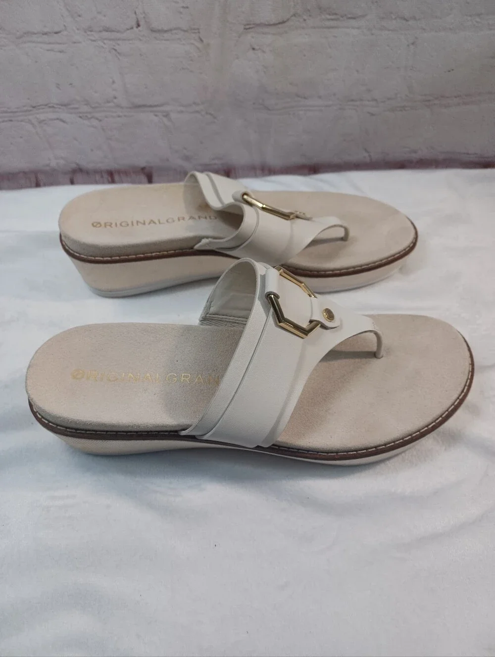 cole haan original grand white wedge thong sandals 6b